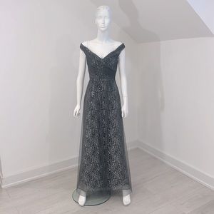 Sample -NWT- Dressy size 10- Earl grey/Silver- soft tulle/ lace-Pristine.